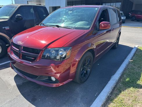 Used 2019 Dodge Grand Caravan GT image 2