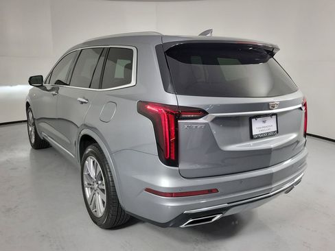 Used 2025 Cadillac XT6 Premium Luxury FWD image 4
