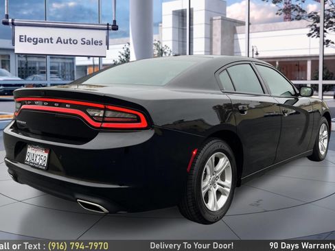 Used 2022 Dodge Charger SXT w/ Leather Interior Group image 6