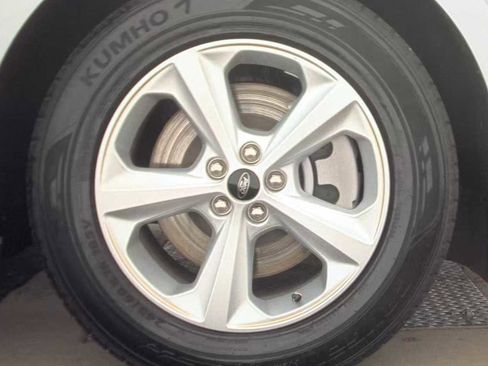 Used 2023 Ford Edge SE image 12