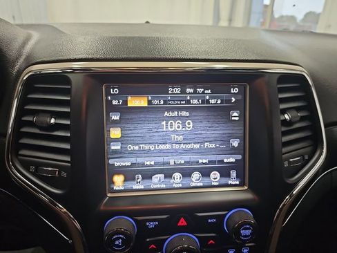 Used 2014 Jeep Grand Cherokee Limited w/ Luxury Group II AWD/4WD image 18