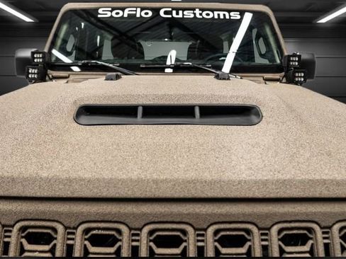 Used 2025 Jeep Wrangler Sport image 38