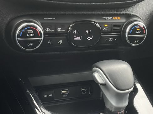 Certified 2023 Kia Soul GT-Line image 25