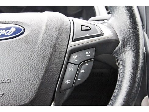 Used 2023 Ford Edge SEL image 19