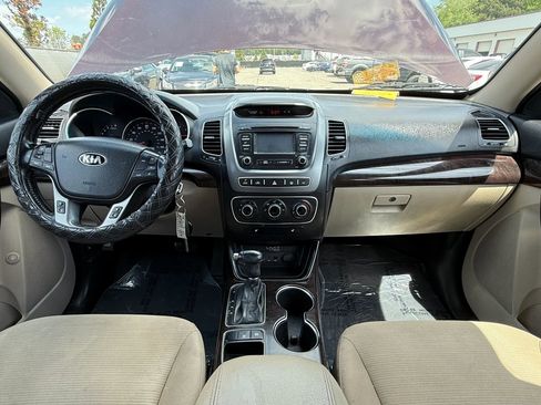 Used 2015 Kia Sorento LX FWD image 3