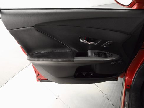 Used 2015 Toyota Venza Limited image 9