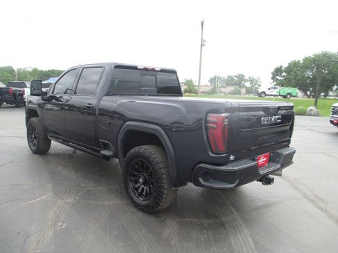 Used 2024 GMC Sierra 2500 AT4 w/ AT4 Premium Plus Package AWD/4WD image 10