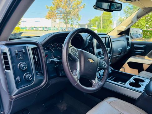 Used 2017 Chevrolet Silverado 1500 LTZ Z71 w/ LTZ Plus Package AWD/4WD image 33