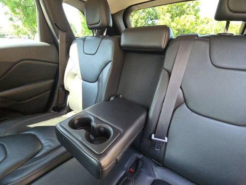 Used 2015 Jeep Cherokee Limited AWD/4WD image 30