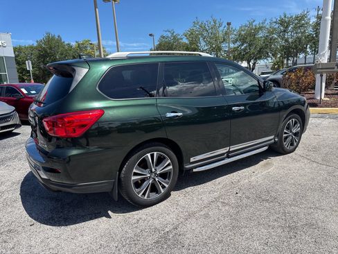 Used 2019 Nissan Pathfinder Platinum AWD/4WD image 9