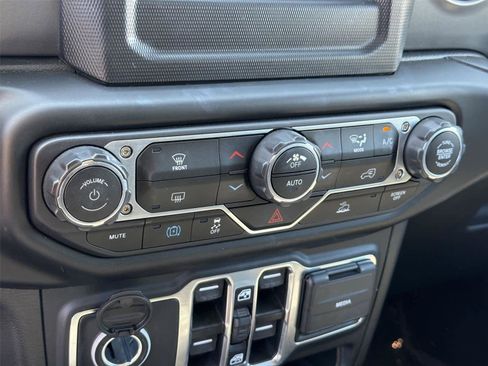 Used 2023 Jeep Wrangler Unlimited w/ Convenience Group AWD/4WD image 37