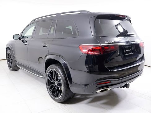 Used 2024 Mercedes-Benz GLS 580 4MATIC image 3