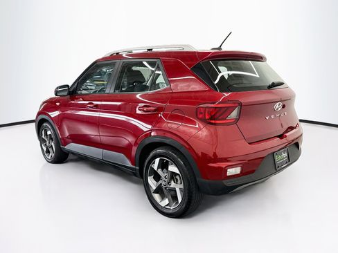 Used 2025 Hyundai Venue SEL FWD image 5