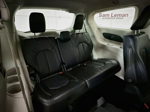 Used 2024 Chrysler Pacifica Limited FWD image 26