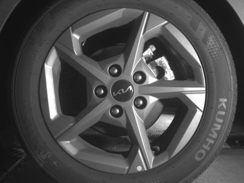 Used 2025 Kia K4 LXS image 14