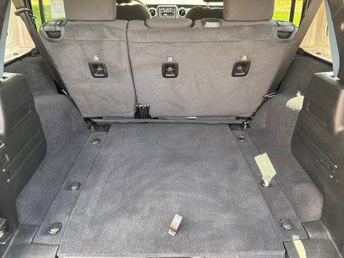 Used 2021 Jeep Wrangler Unlimited Sahara image 31