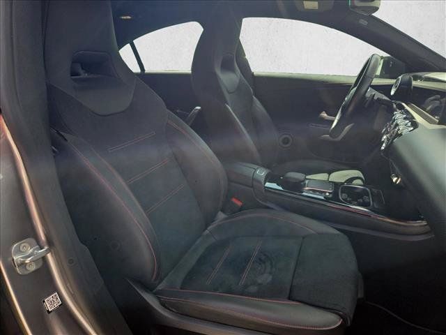 Used 2023 Mercedes-Benz CLA 250 4MATIC image 13