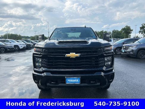 Used 2024 Chevrolet Silverado 2500 Custom w/ Custom Convenience Package AWD/4WD image 9