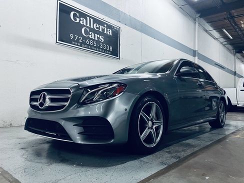 Used 2017 Mercedes-Benz E 300 4MATIC image 2