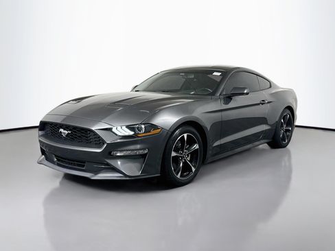 Used 2020 Ford Mustang Coupe RWD image 4