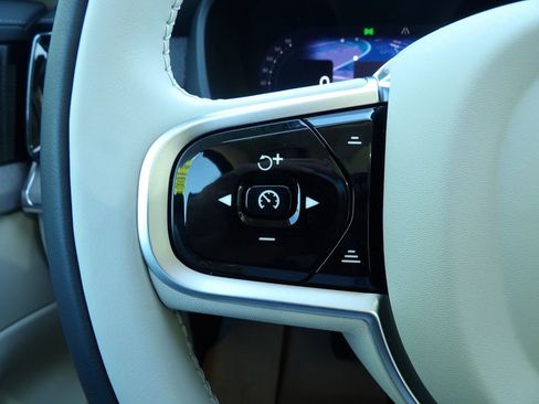 New 2026 Volvo XC90 T8 Ultra w/ Lounge Package AWD/4WD image 16