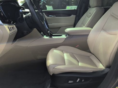 Used 2019 Cadillac XT5 Luxury image 8