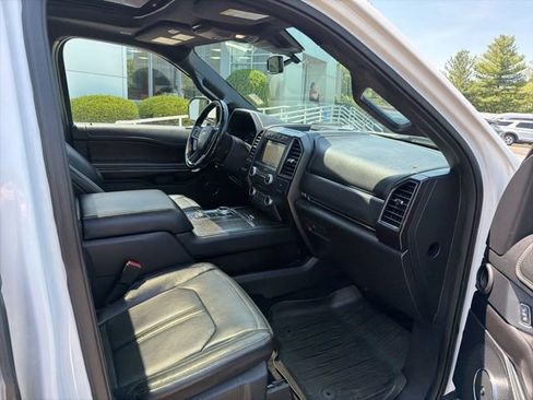 Used 2018 Ford Expedition Limited w/ Equipment Group 302A AWD/4WD image 10