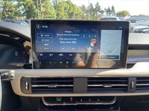 Used 2025 Lincoln Corsair AWD image 25