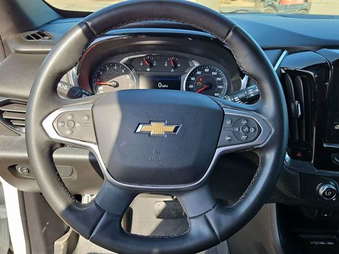 Used 2023 Chevrolet Traverse LT FWD image 19