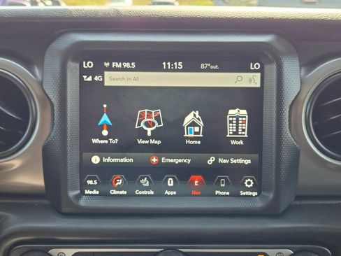 Used 2023 Jeep Gladiator Sport AWD/4WD image 26