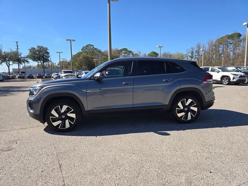 Used 2025 Volkswagen Atlas Cross Sport SE image 5