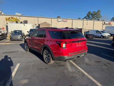 Used 2025 Ford Explorer ST-Line image 6