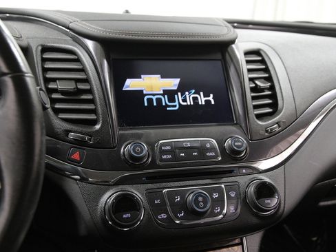 Used 2014 Chevrolet Impala LT w/ Convenience Package image 9