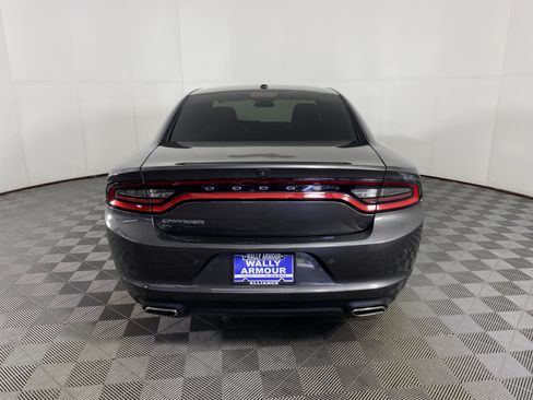 Used 2020 Dodge Charger SXT RWD image 7