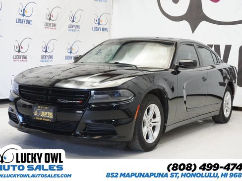 Used 2018 Dodge Charger SXT RWD image 1