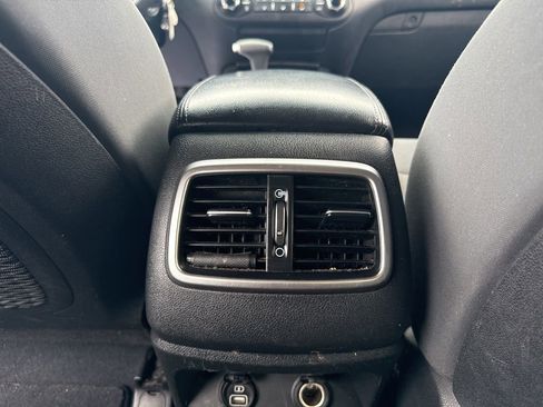 Used 2020 Kia Sorento LX image 27