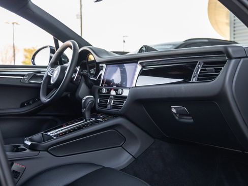New 2026 Porsche Macan image 45