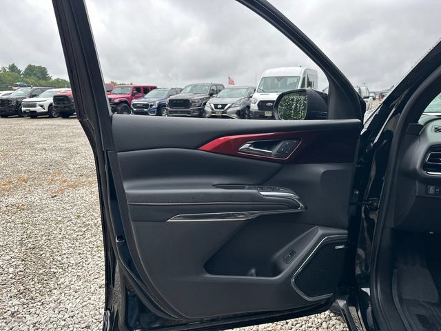 Certified 2026 Chevrolet Traverse RS w/ LPO, Floor Liner Package AWD/4WD image 25