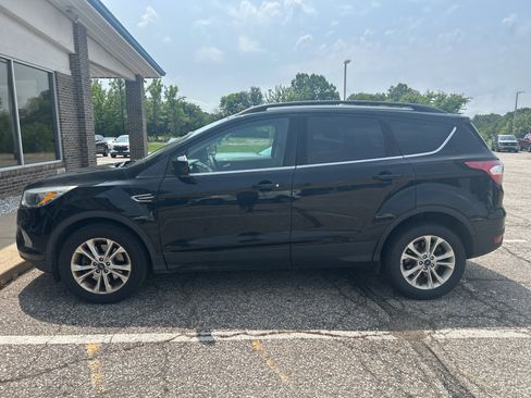 Used 2018 Ford Escape SE AWD/4WD image 2