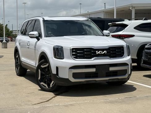 Used 2024 Kia Telluride S w/ S Sunroof Package FWD image 2