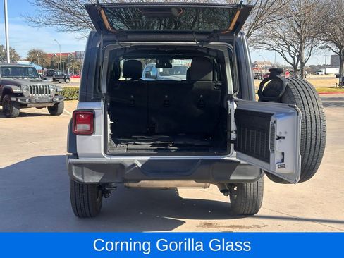 Used 2024 Jeep Wrangler Sport S image 11