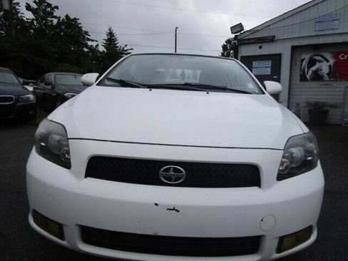 Used 2010 Scion tC image 3