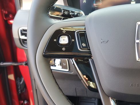 New 2026 Lincoln Corsair Premiere image 17