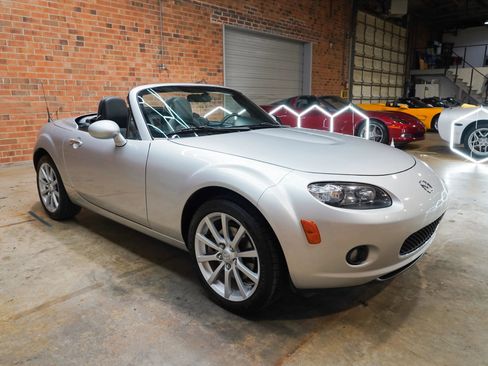 Used 2007 MAZDA MX-5 Miata Grand Touring w/ Premium Pkg RWD image 40