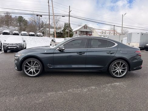 Used 2023 Genesis G70 2.0T image 3