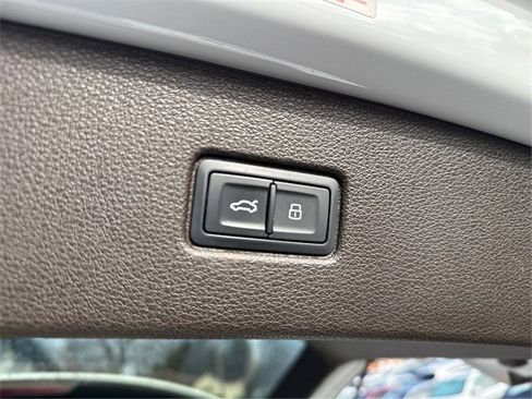 Used 2018 Audi Q7 2.0T Premium Plus w/ Premium Plus Package image 31