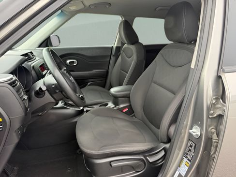Used 2014 Kia Soul FWD image 19