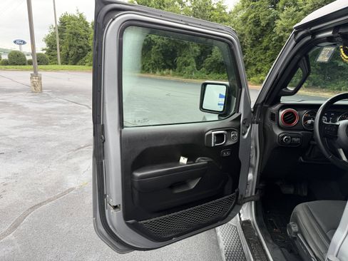 Used 2021 Jeep Wrangler Unlimited Sport AWD/4WD image 16