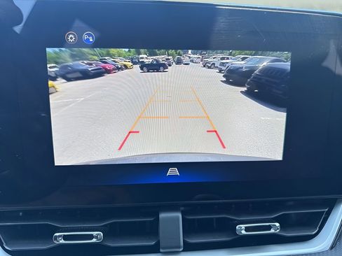Used 2026 Chevrolet Equinox LT FWD image 19