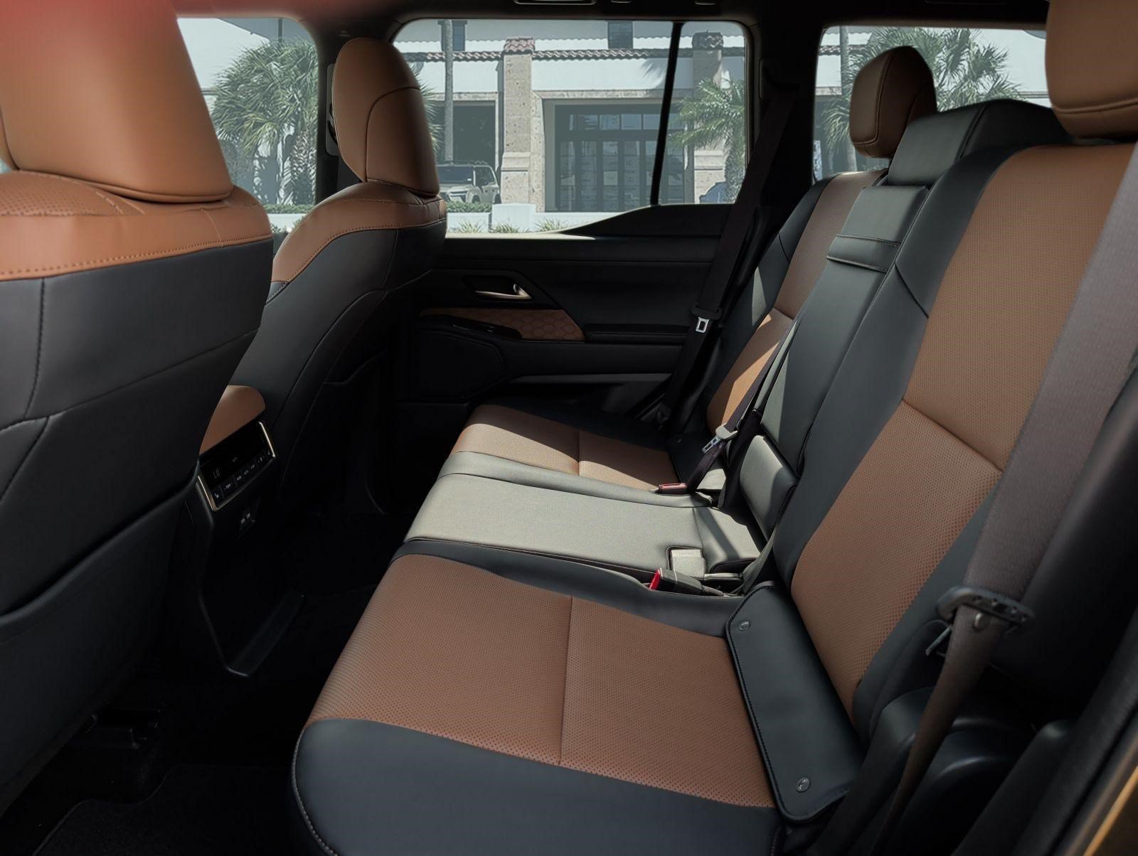 Used 2025 Lexus GX 550 w/ Accessory Package (2T) AWD/4WD image 25